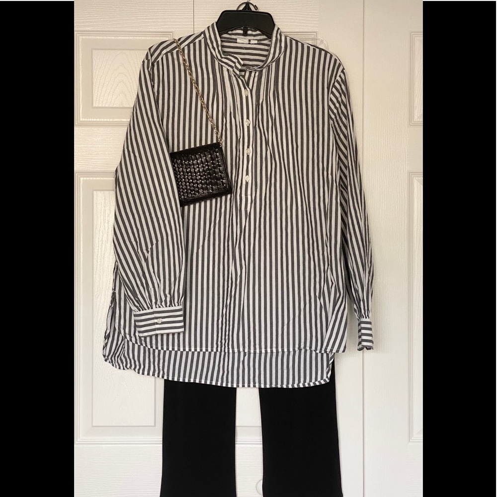 GAP button down gray and white stripes long sleeve